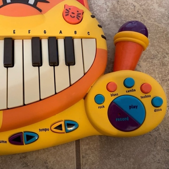 B Toys – Meowsic Toy Piano – Children’S Keyboard Cat Piano with Toy Microphone - Picture 6 of 13